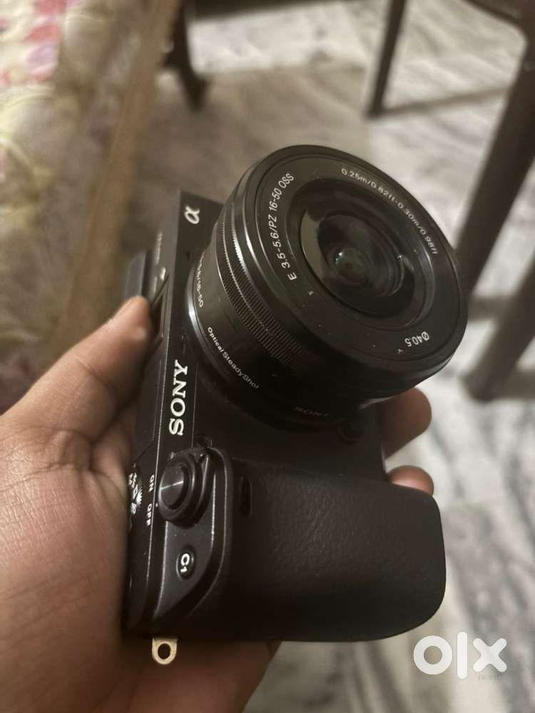 Sony A6400 with 16-55mm power zoom lens