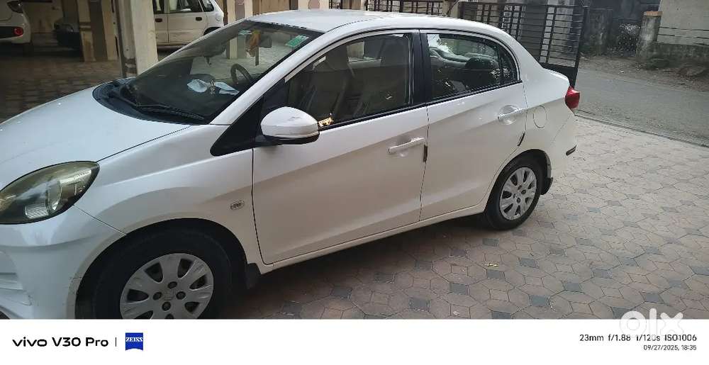 Honda Amaze 2015 Petrol / Cng Well Maintained