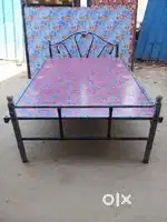 Brand new folding metal cot 4/6