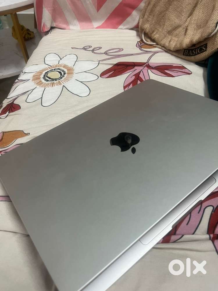Apple Laptop - Mac Book Air M2