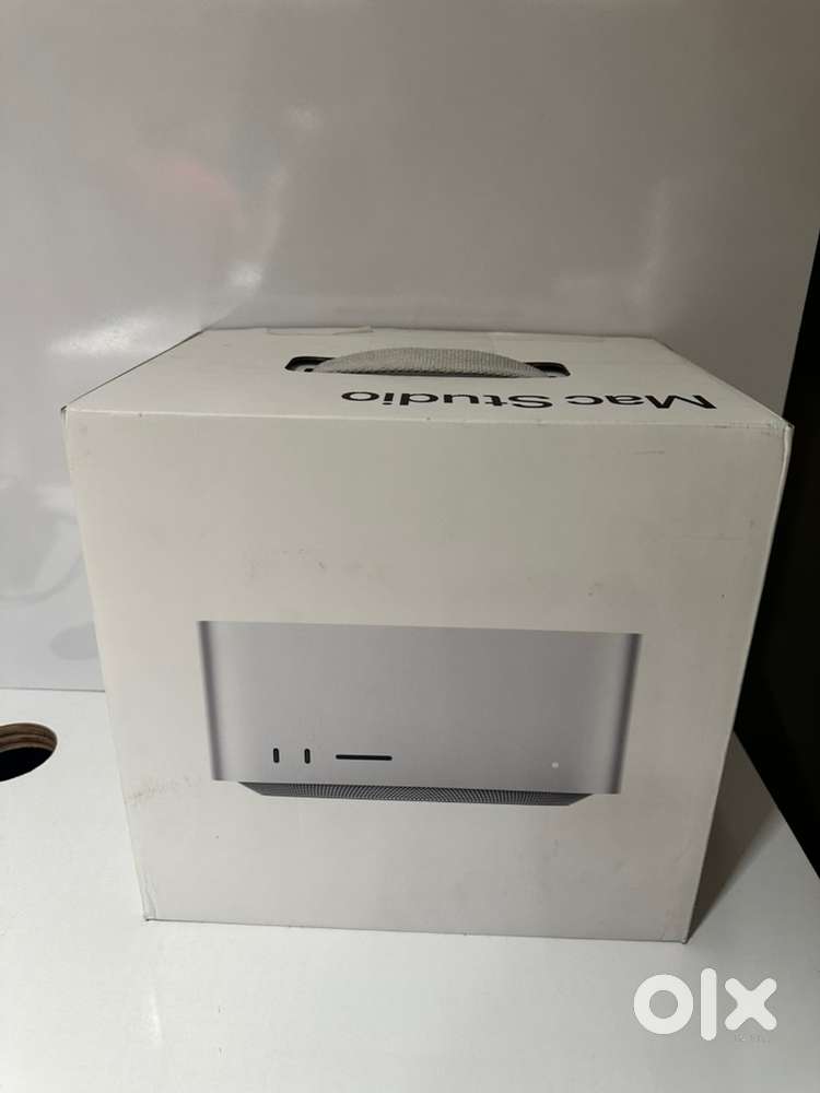 Mac studio M1 Max with Box