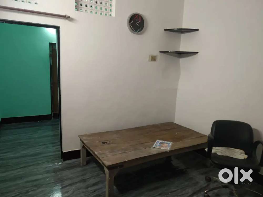 2bhk semi furnished house good condition no timing foundation independ