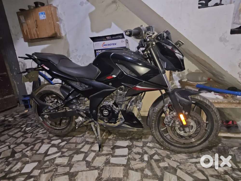 Bajaj pulsar N160 2022 model
