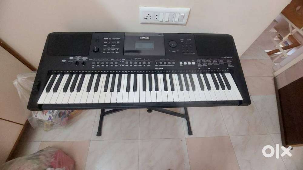 Yamaha PSR-E463 61-Key Portable Keyboard (Black), Piano