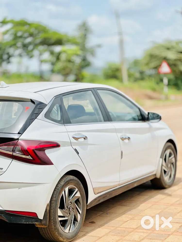 Hyundai i20 Asta (O) Diesel – Top End Variant with Sunroof
