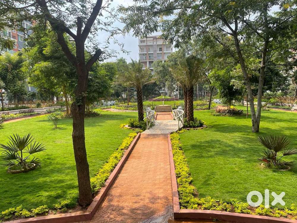 Almost new building Attapur well maintained