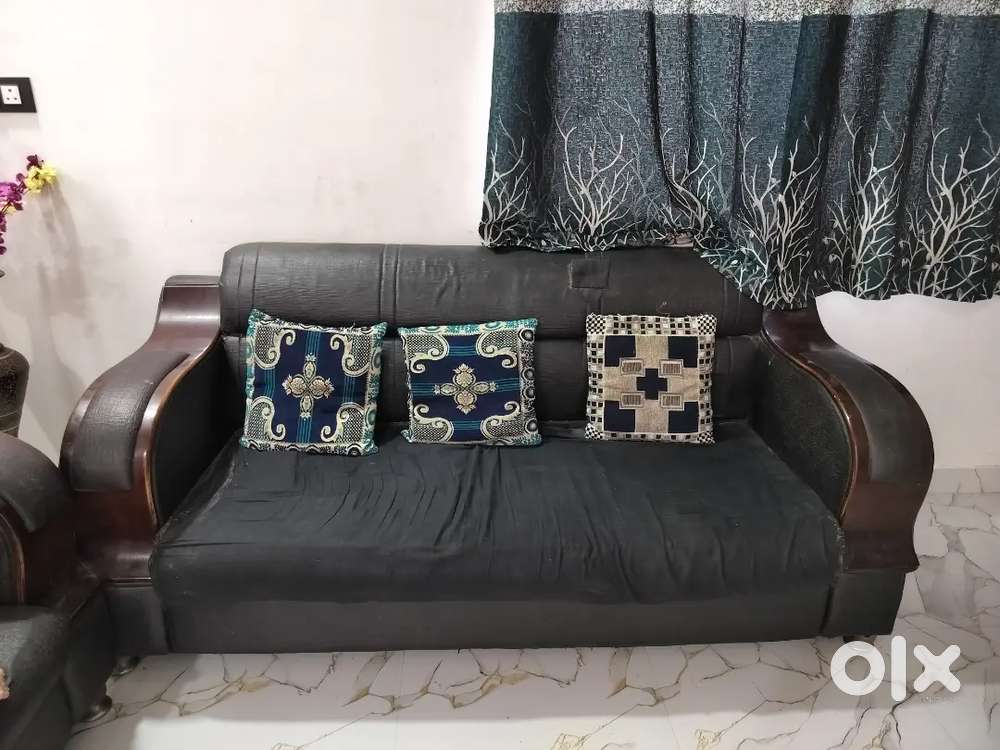 Old sofa set