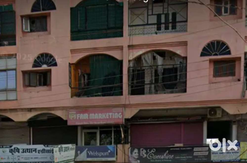 Office boy cum gowdoen work boy