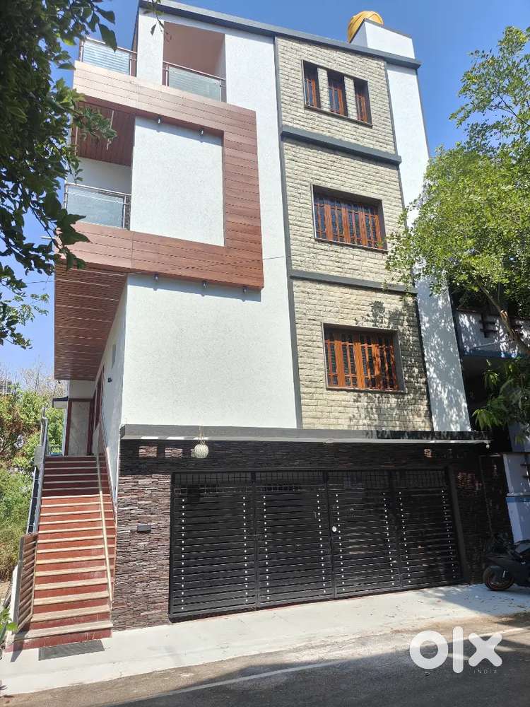 Indipendent House for Lease in residential location