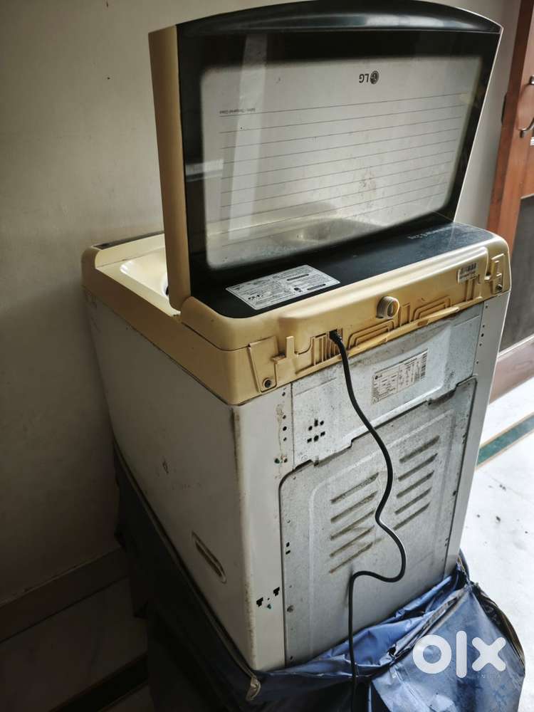 LG 6.2 kg fully automatic top load machine smart connectivity, 3 y old