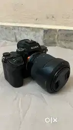 Sony Miii mirrorless with 28-70 kit lens