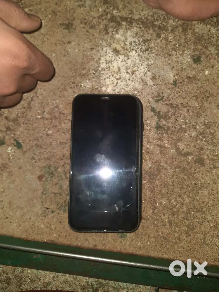 Iphone 11  rem 4 .64 .many problem
