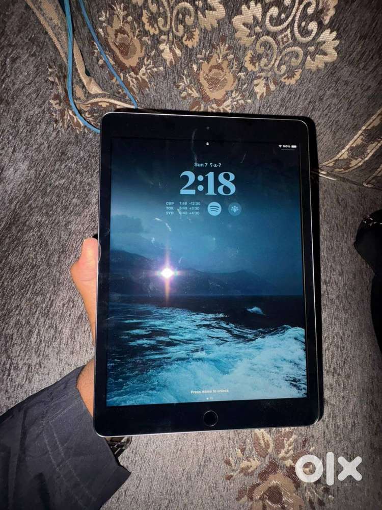 Apple iPad 9th Gen 10.2 (256GB) – Like New Condition