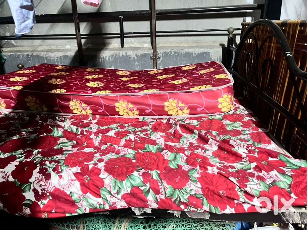 Iron double cot bed with 5 inches kurlon bed