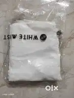 white pant