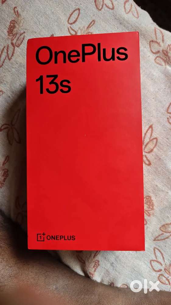 OnePlus 13 s 256gb ,12 gb rom box piece,bill date 14th Oct