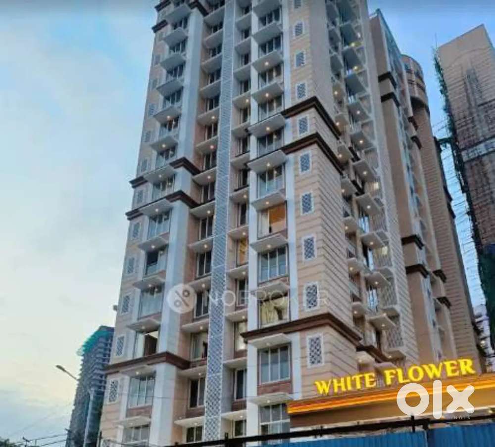 2 BHK flat for rent at nagpada Duncan road in white flower