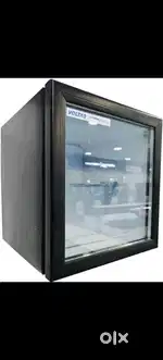 Glass door mini refrigerator