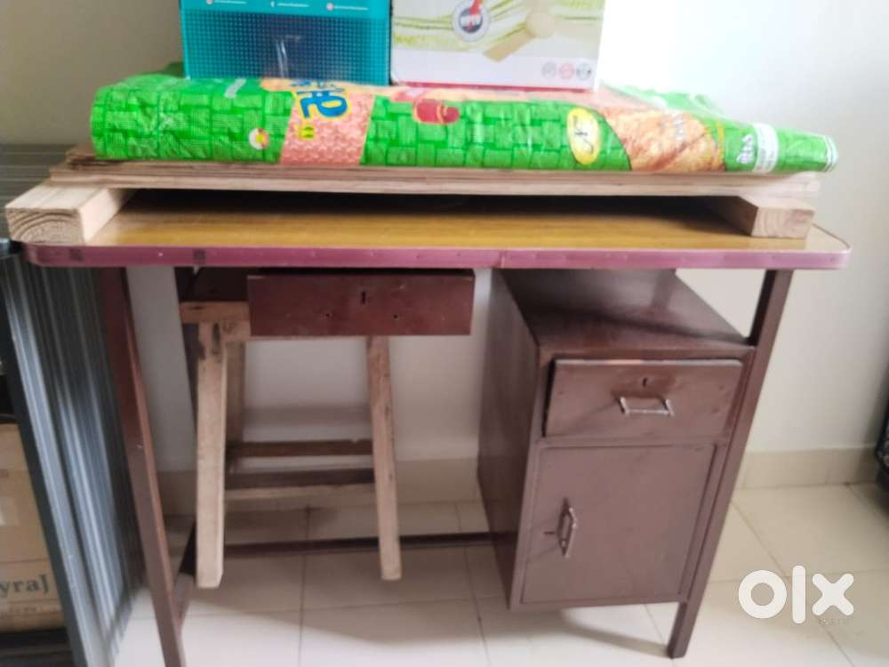 1 study table