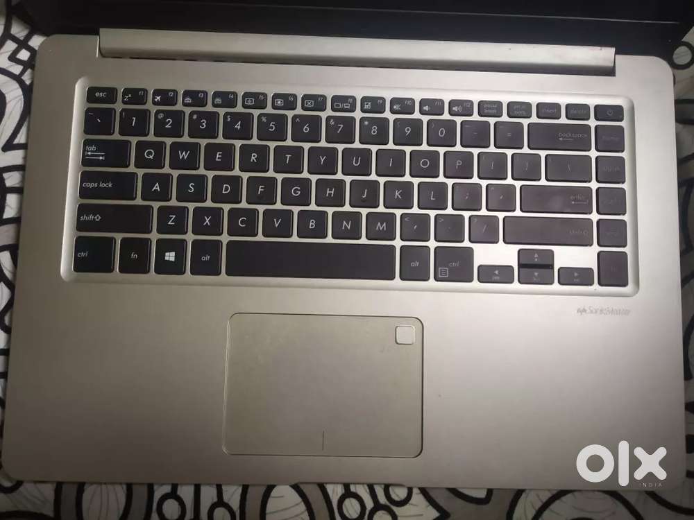 Asus fingure print access laptop i7 8gen 8gb ram