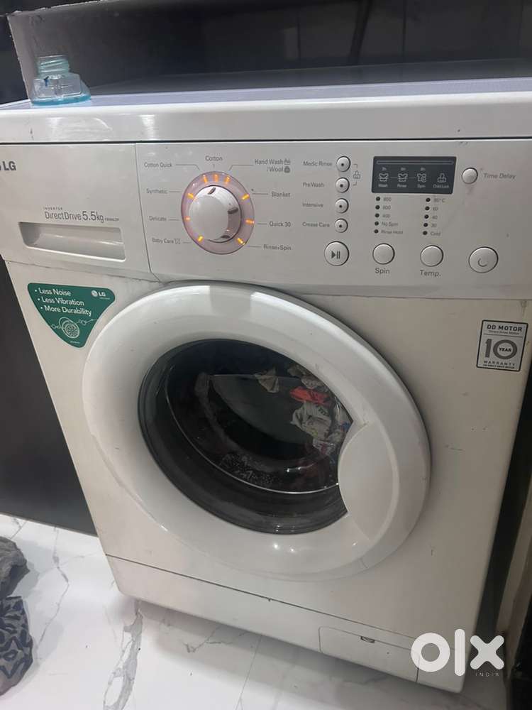 LG 5.5 kg washing mashine front load
