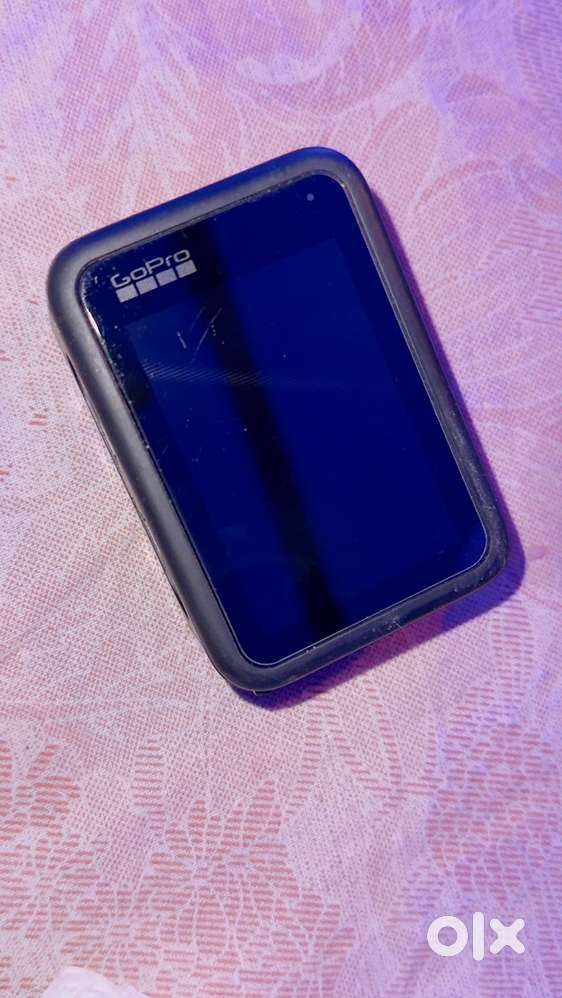 Go pro hero 10 black - goog condition-2batteries+tripod+memory card