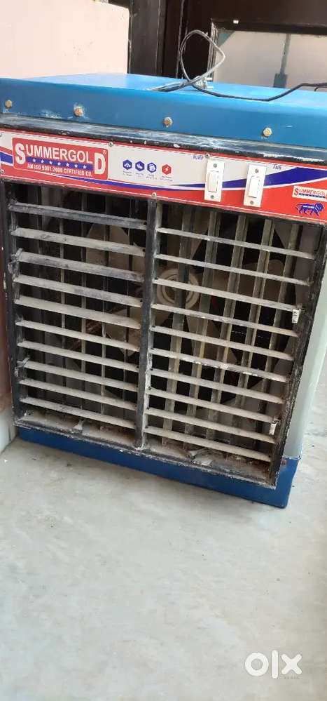 Cooler only 1 season used with stand