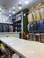 Kapde dukan me kam karne ke liye male and female staff chahiye