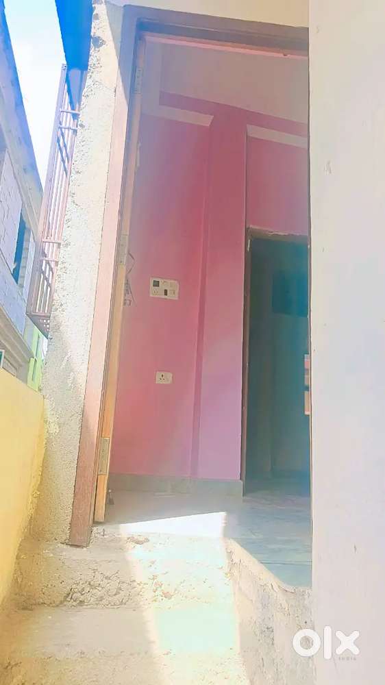 1 Bhk ka flat sepreat & bed Available & bike parking