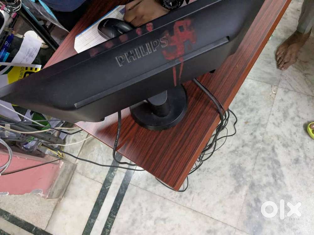 AOC AND PHYLIPS MONITOR