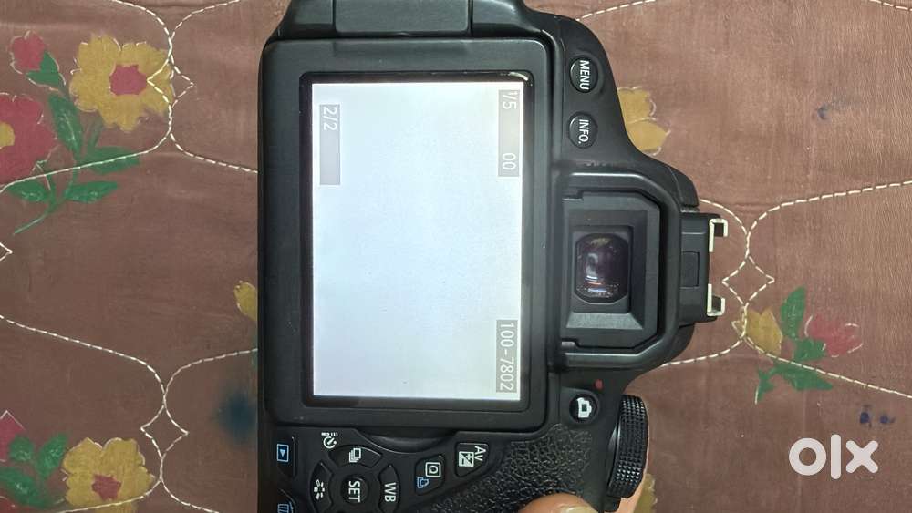 Canon 700 with 2 kit lens original box& bag& memory card