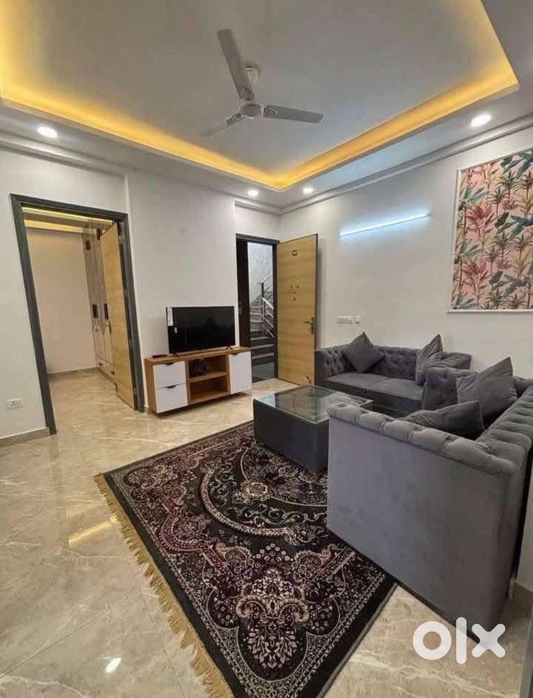 Fully furnished 2Bhk flat for Rent Saket near Metro.