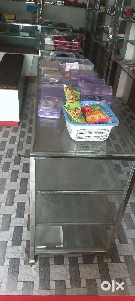 Glass counter