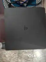 Ps4 Slim 1 TB 2 disc GTA and Fifa