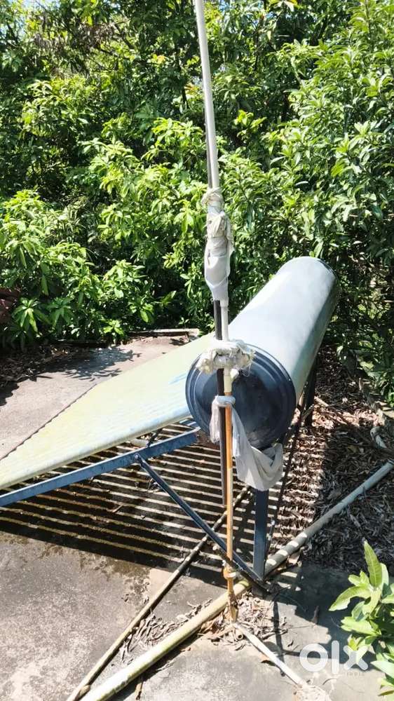 Solar water heater 200 litter capacity.8000