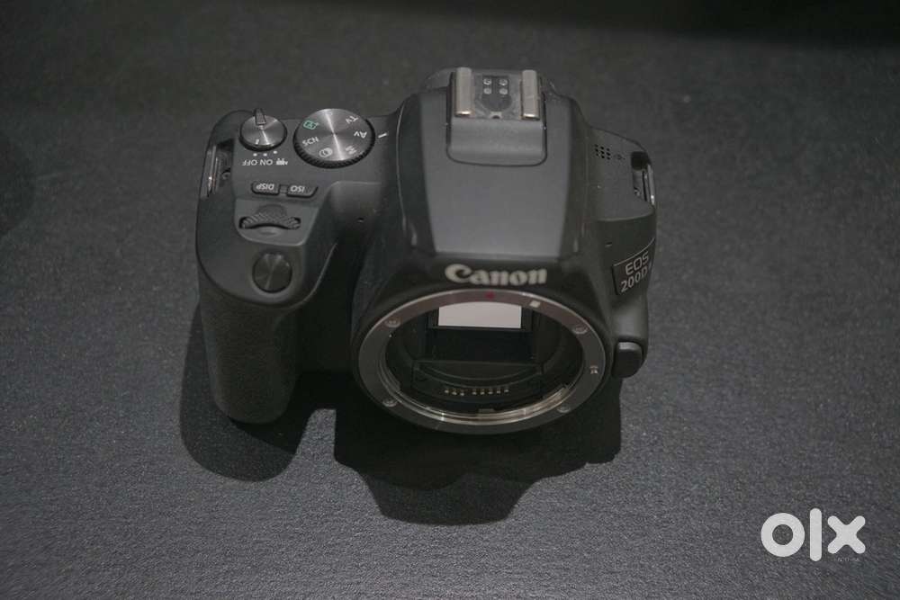 Canon EOS 200D