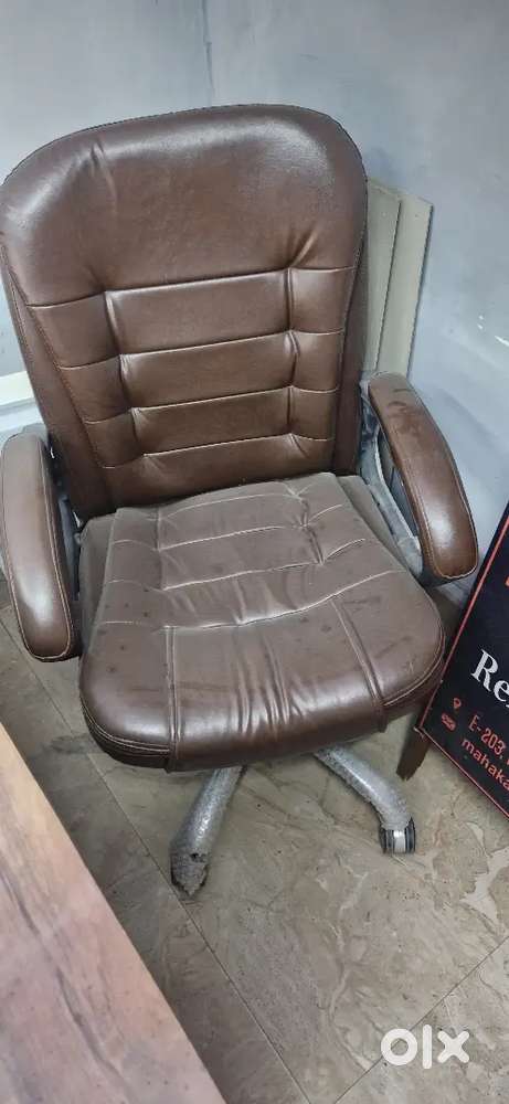 Office furniture brand new condition 4 month old