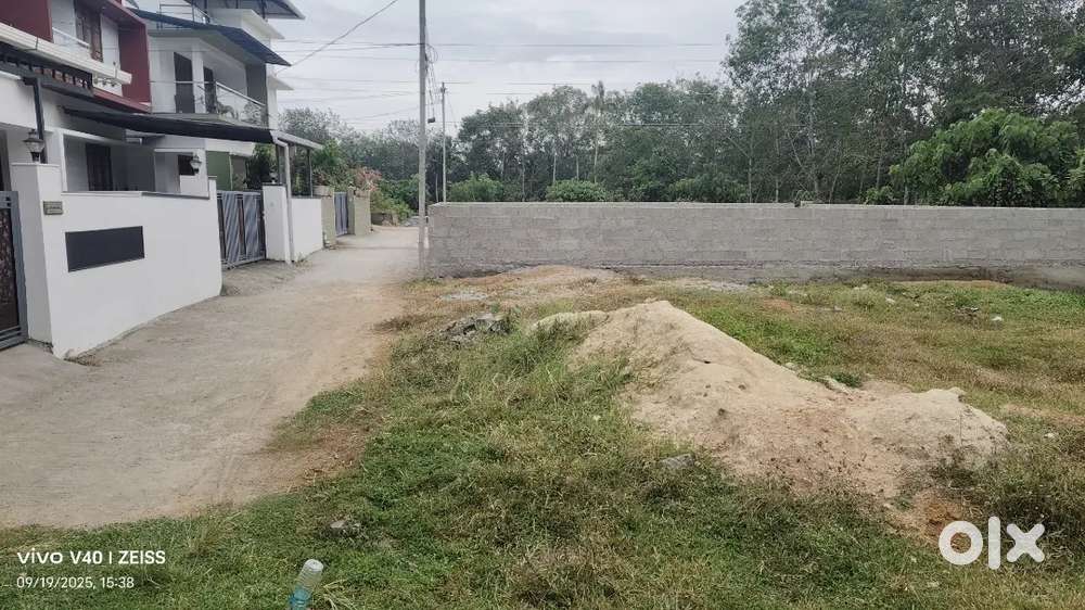 House plot for sale at Naruvamoodu