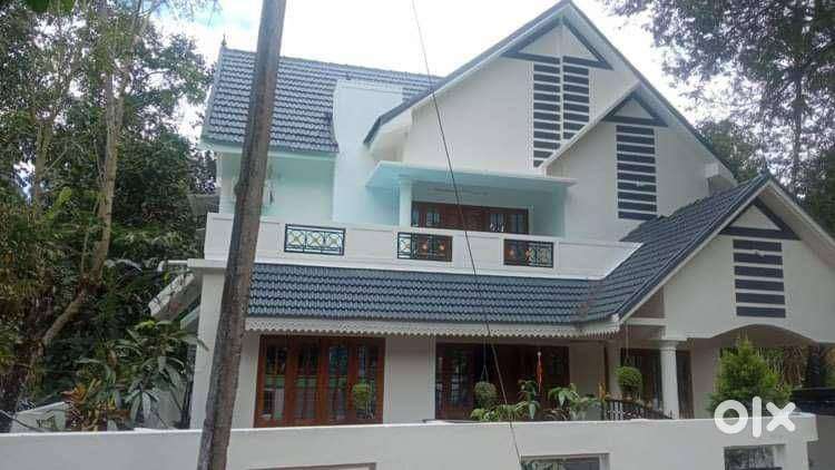 Spacious 5 BHK Home for Sale in Kurichy