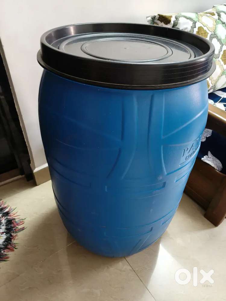 2 Plastic Storage Drums – 200L Capacity Each – Good Condition