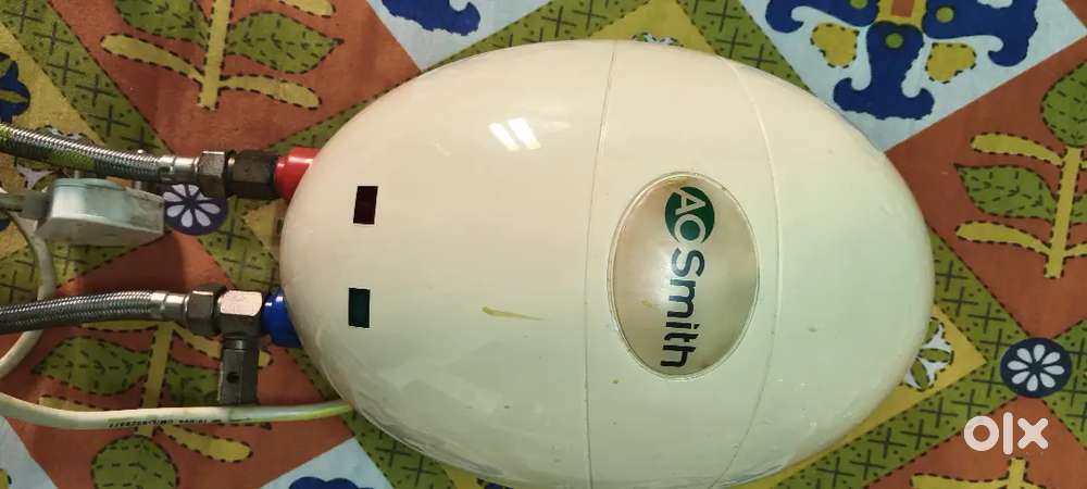 AO Smith instant water geyser for kitchen