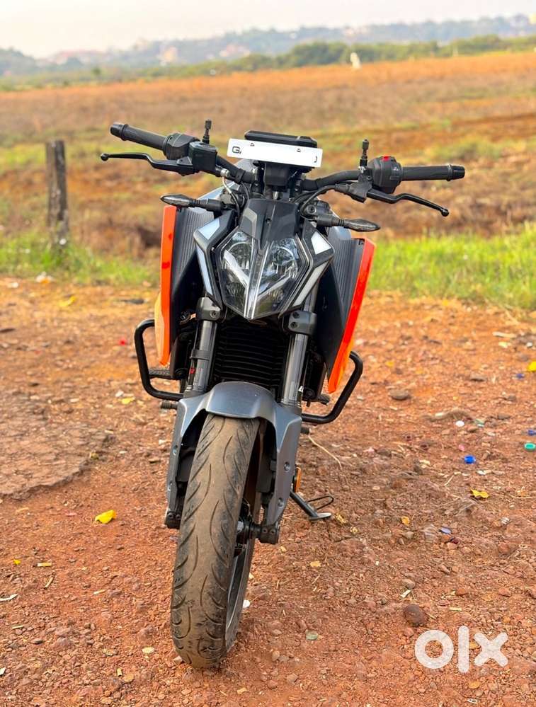 New clean showroom condition