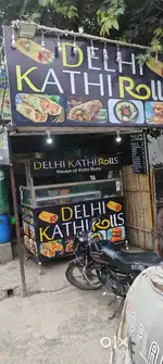 Kathi rolls and momos helper delhi me