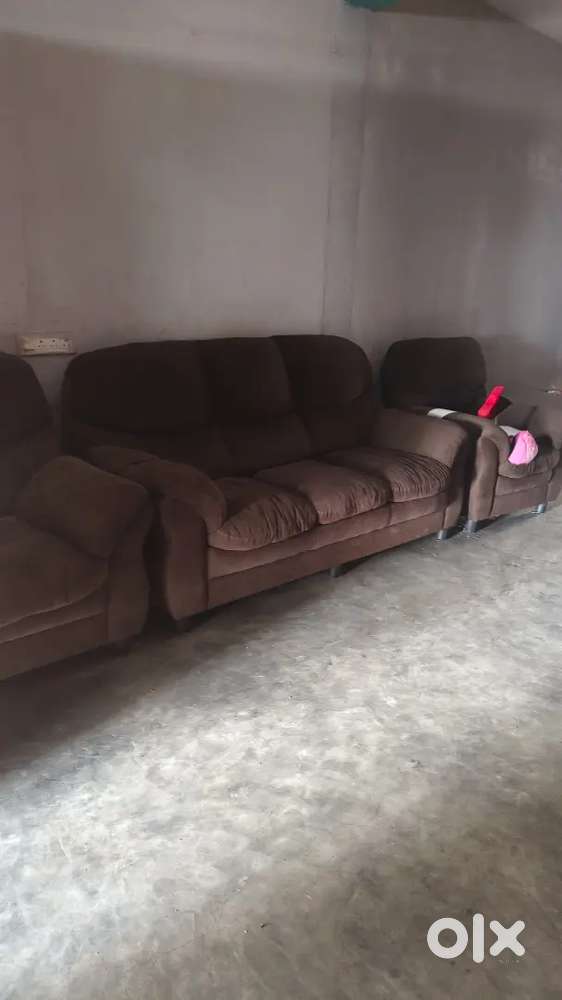 5 seater sofa for resale