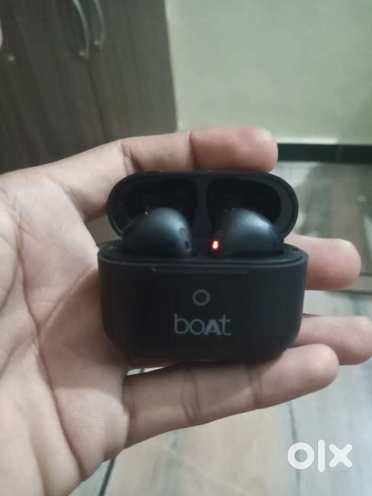 Earbuds boat