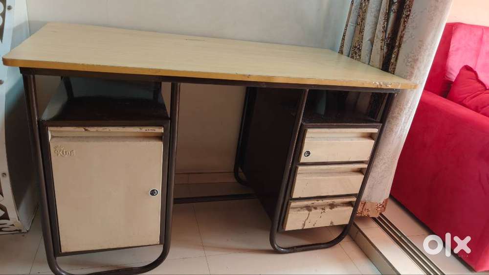 TV computer table/Study table/Office desk
