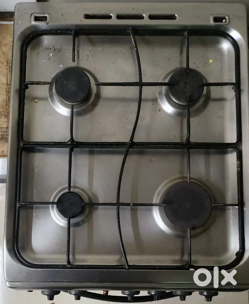 Stove with build in oven