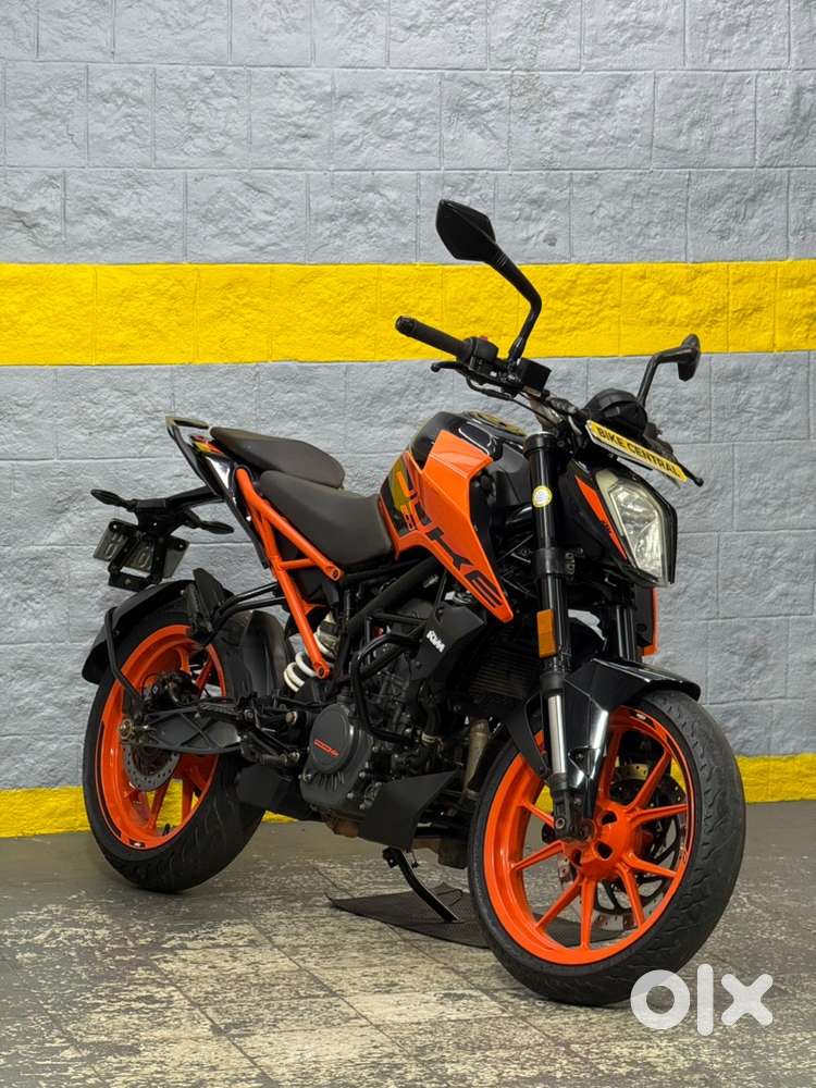 KTM DUKE 200 (2762)