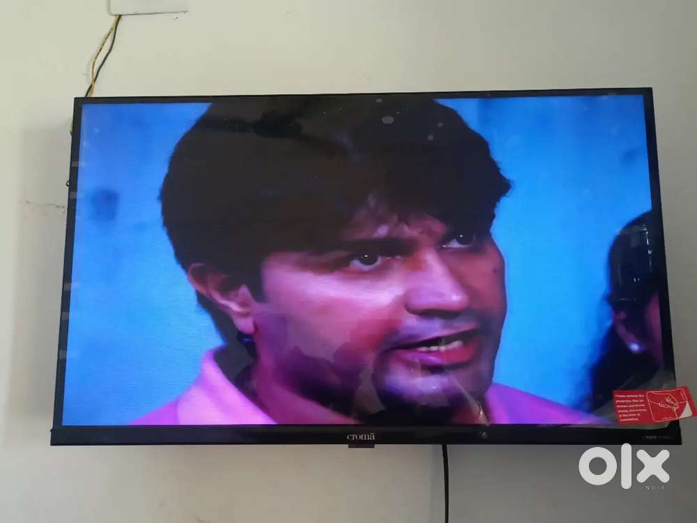 Croma T.v under 6 month warranty not a single scratch