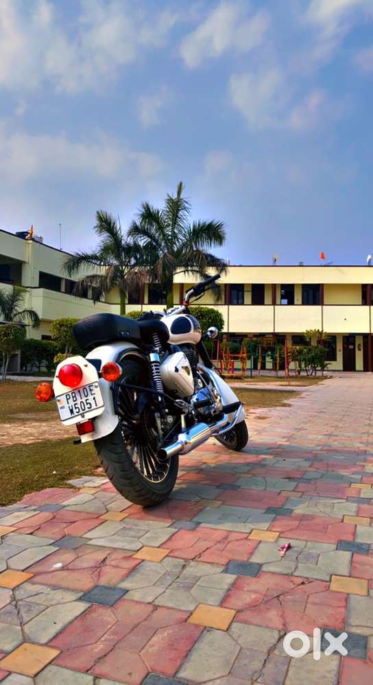 3rd owner with white colour classic bullet 350cc all origin